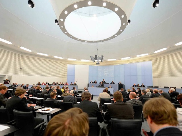 Der Landtag sieht in Sachen Pensionen und bergangsgeld  Nachsteuerungsbedarf.  | Foto: dpa