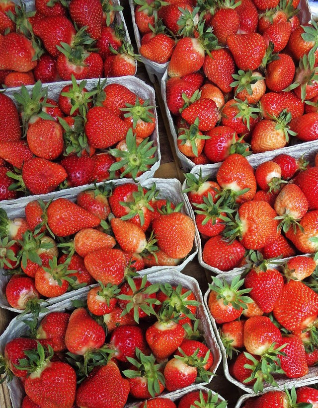 Einen  Hauch von Sommer verbreiten die... Erdbeeren auf dem Waldkircher Markt.   | Foto: wm