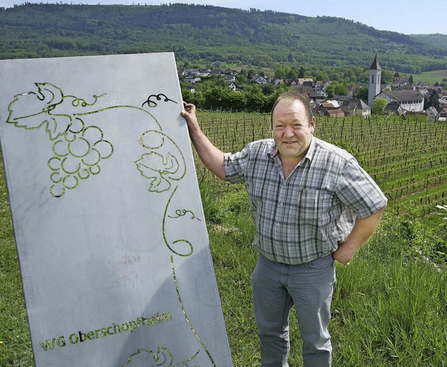 Weinwanderweg mit Ausblick: Stefan Koh...t Infos zu Dorf, Wein und WG prangen.   | Foto: Bastian Henning