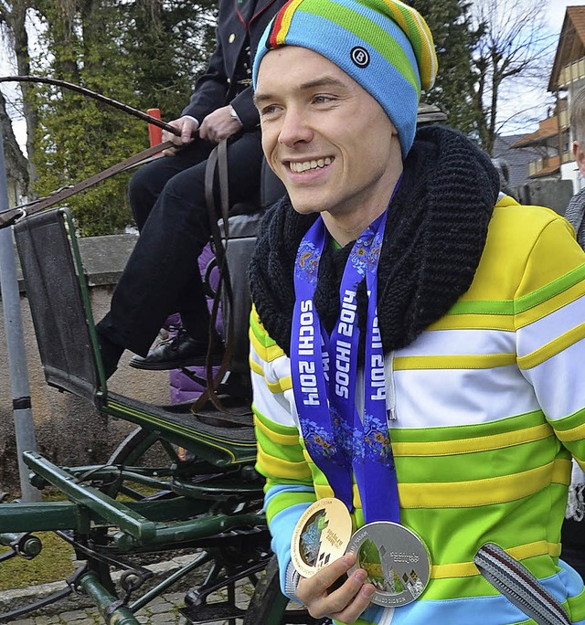 Olympiamedaillengewinner Fabian Riele... der Brombacher Leistungsschau vorbei.  | Foto: Wolfrum