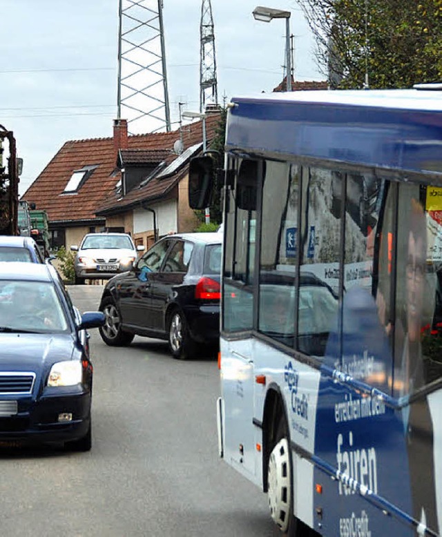 Eher in kleinen Schritten kommt man in...er Strae zu mehr Verkehrssicherheit.   | Foto: H. Frey