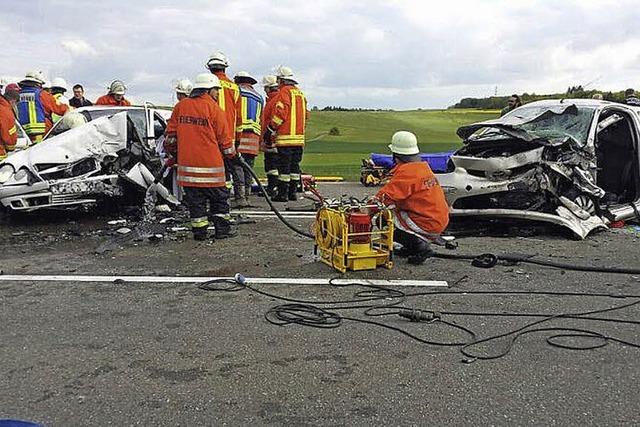 Erneut schwerer Unfall auf B31 bei Lffingen