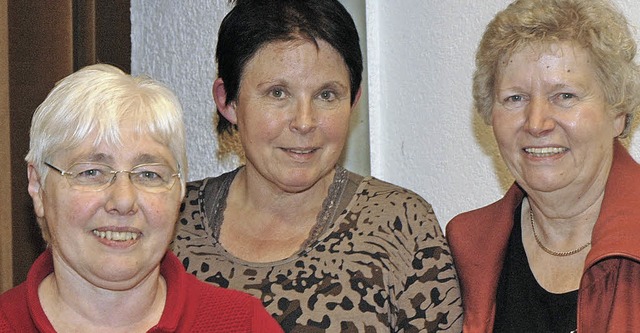 Sabine Musolt (Frauenverein), Pfarreri...e, von rechts) arbeiten eng zusammen.   | Foto: Ounas-Krusel