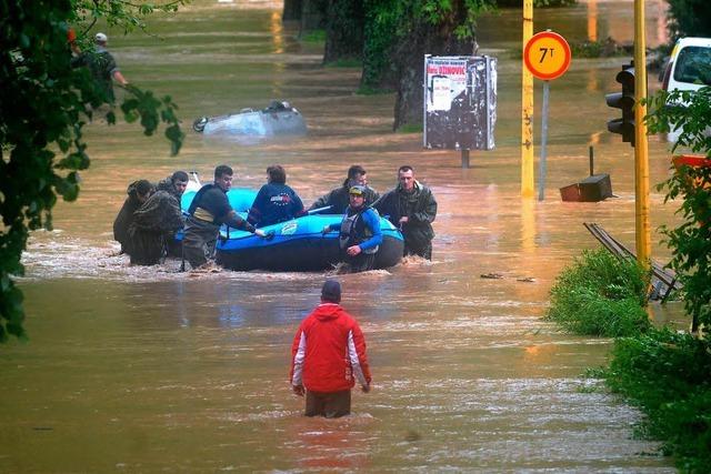 Balkan-Fluten treffen Hunderttausende - ber 20 Tote