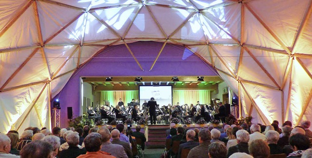 Galakonzert WinzerkapelleDas sogenannt...direkt an das Haus der Musik angebaut.  | Foto: Aribert Rssel