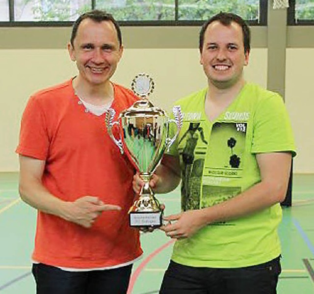 Die Vereinsmeister 2014 des TTC Ending...Frederik Schopferer und Yannik Becher.  | Foto: Privat