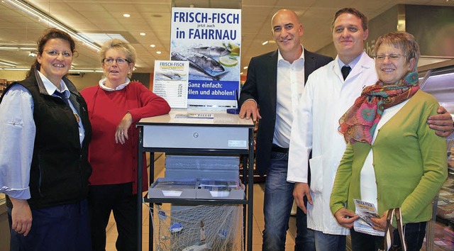 Hieber&#8217;s Ldele in Fahrnau ist V...raus und Angestellte Petra Behringer.   | Foto: Marlies Jung-Knoblich