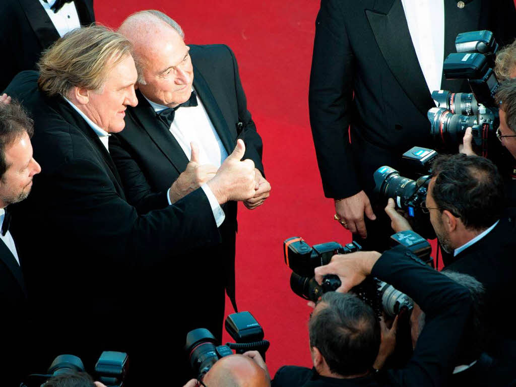 Freunde unter sich: Gerard Depardieu mit FIFA-Prsident Sepp Blatter