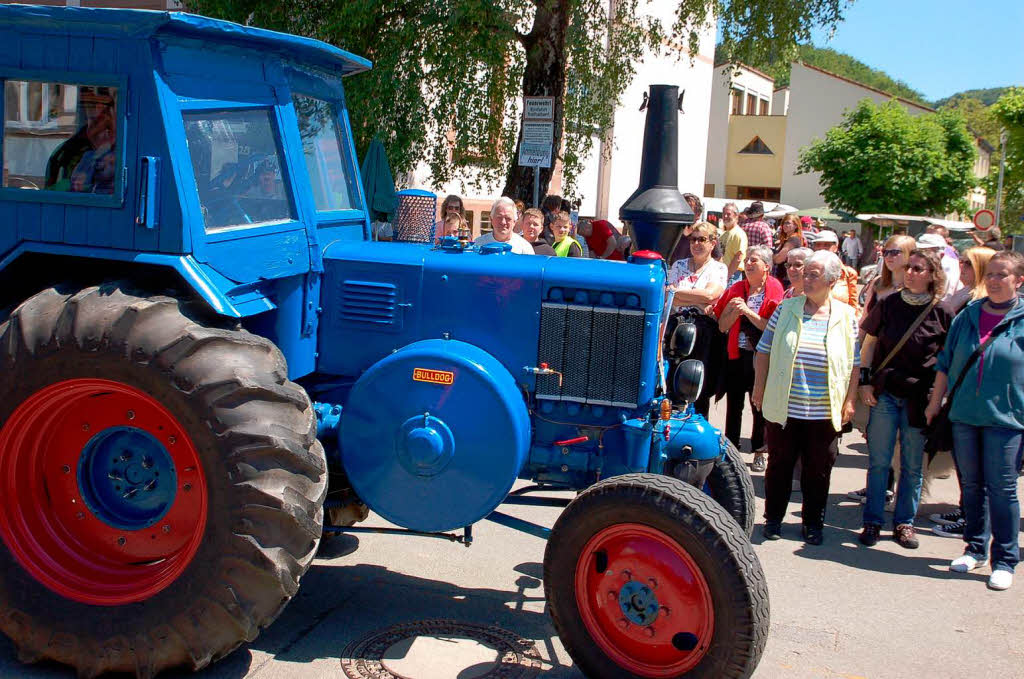 Etwa 230 Oldtimer-Traktoren und einige Autos und Motorroller glnzten am Sonntag, 18. Mai 2014, um die Wette.