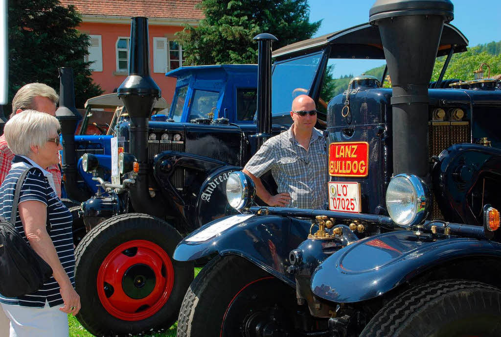 Etwa 230 Oldtimer-Traktoren und einige Autos und Motorroller glnzten am Sonntag, 18. Mai 2014, um die Wette.