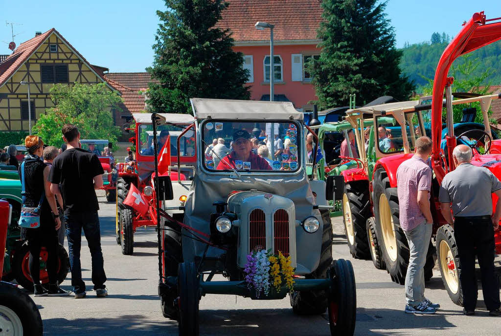 Etwa 230 Oldtimer-Traktoren und einige Autos und Motorroller glnzten am Sonntag, 18. Mai 2014, um die Wette.