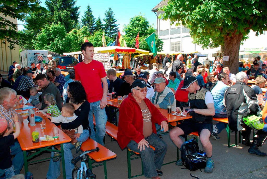 Etwa 230 Oldtimer-Traktoren und einige Autos und Motorroller glnzten am Sonntag, 18. Mai 2014, um die Wette.