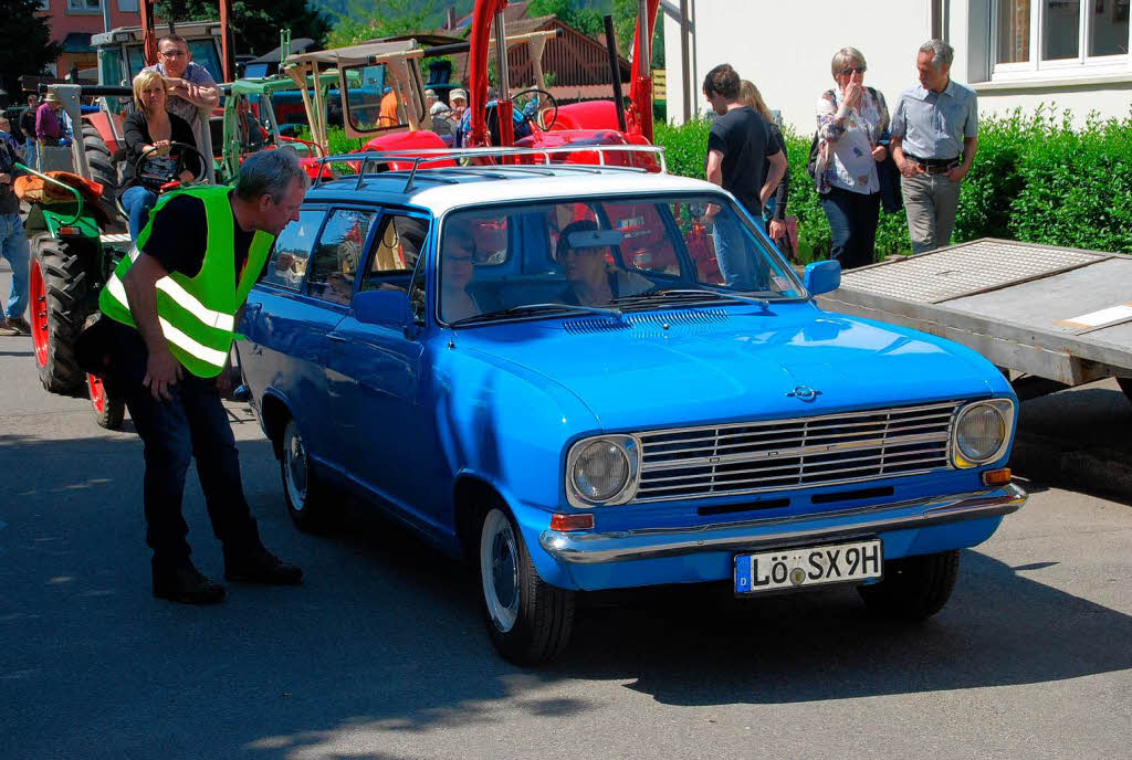 Etwa 230 Oldtimer-Traktoren und einige Autos und Motorroller glnzten am Sonntag, 18. Mai 2014, um die Wette.