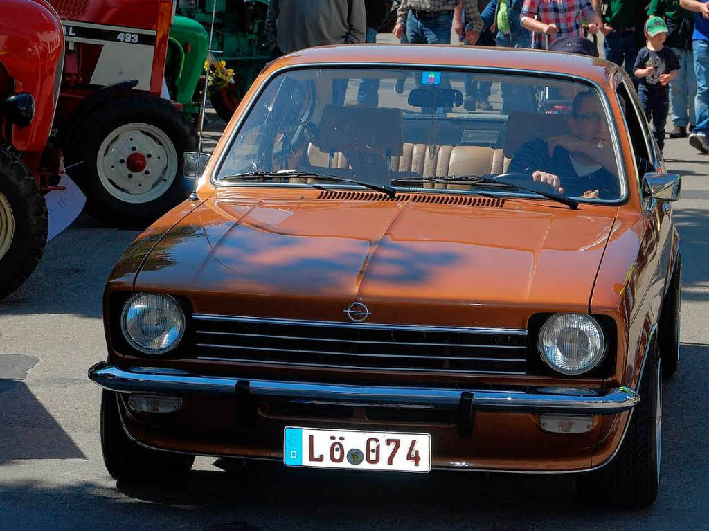 Etwa 230 Oldtimer-Traktoren und einige Autos und Motorroller glnzten am Sonntag, 18. Mai 2014, um die Wette.