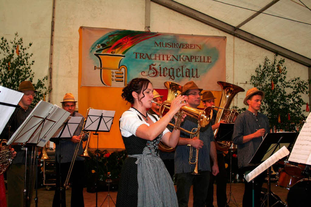 Die Holzschopfmusikanten,  aus den Reihen des Musikvereins Siegelau.