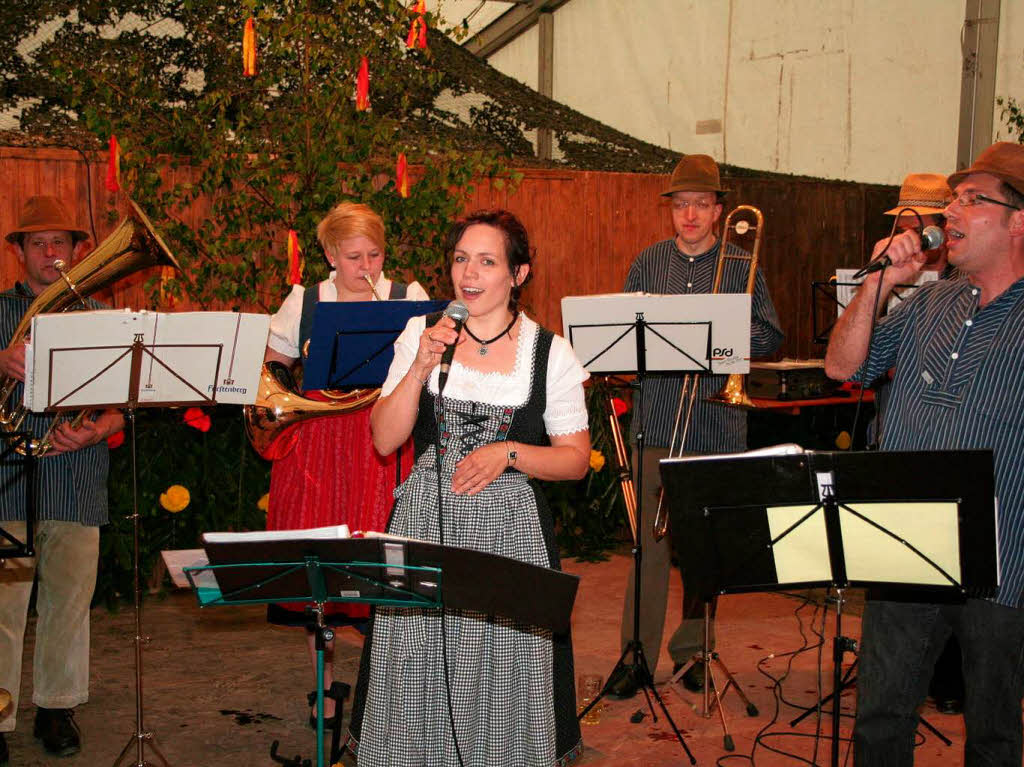 Musik und Tanz am 16. und 17. Mai in Siegelau.