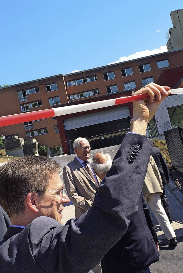 Landrat Hanno Hurth bei der Erffnung der neuen Liegendkrankenzufahrt  | Foto: Patrik Mller