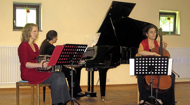 Das Trio Tinta Roja spielte stor Piazzolas Tango nuevo.   | Foto: H. Karig