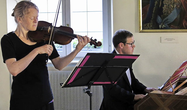 Swantje Hoffmann an der Violine und Ricardo Magnus am Hammerklavier  | Foto: Georg Vo