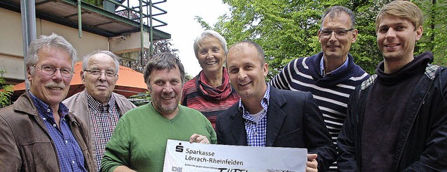 Zum Abschied erhlt die Kaltenbachstif...00 Euro vom Frderverein Tutti-Kiesi.   | Foto: Petra Wunderle