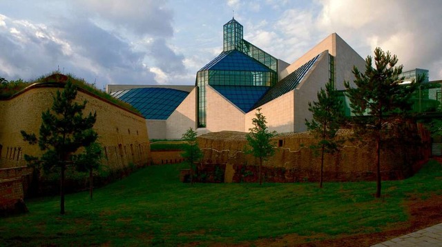 Die lichtdurchflutete Architektur des Museums fr neue Kunst (Mudam) begeistert.  | Foto: O.N.T. Luxemburg