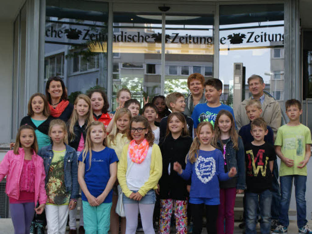 Die Klasse 4 der Grundschule Altdorf mit ihrer Lehrerin Silke Höfling. Die Klasse 4 der Grundschule Altdorf mit ihrer Lehrerin Silke Höfling.