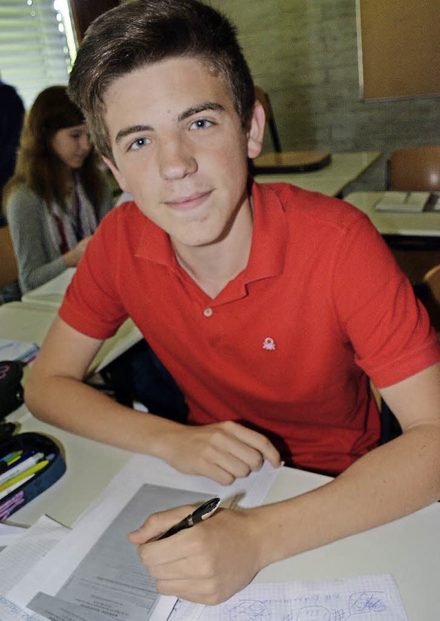 Gezim Recica (16) stammt aus dem Kosov...le  seiner Mitschler zur Wahl gehen.   | Foto: Lauber