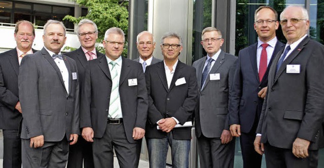 Vertreter des Handwerks, darunter Krei...nt en Kai Gramke (Zweiter von rechts)   | Foto: Thomas Loisl Mink