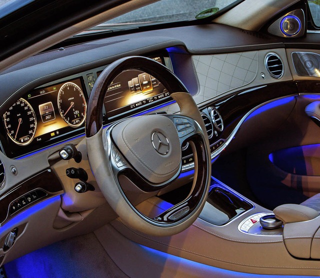 Mondlicht-Blau ist nur eine Option:Da...t sich in vielen Farben illuminieren.   | Foto: Daimler