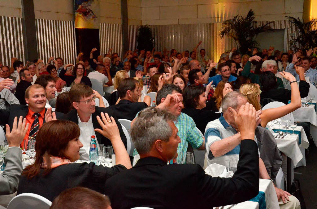 Impressionen vom groen Jubilumsabend in der zum Festsaal umgestalteten Flaschenlagerhalle der WG.