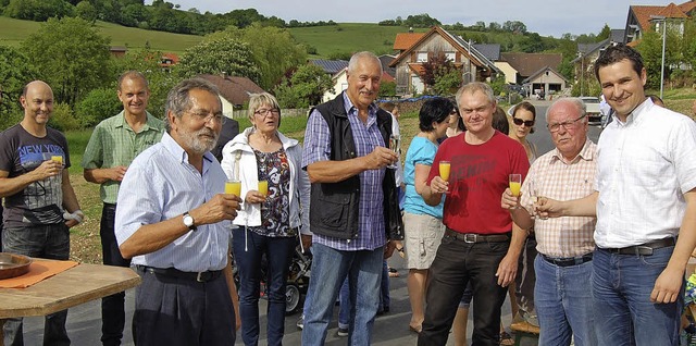 Brgermeister Tobias Gantert, Gemeinde...ihung auf das gelungene Baugebiet an.   | Foto: eb