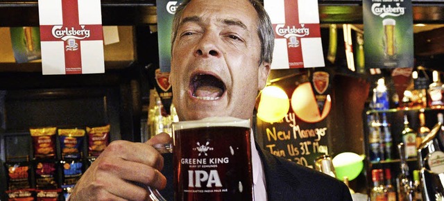 Hat Grund zu feiern: Nigel Farage, Chef der britischen Protestpartei Ukip   | Foto: dpa