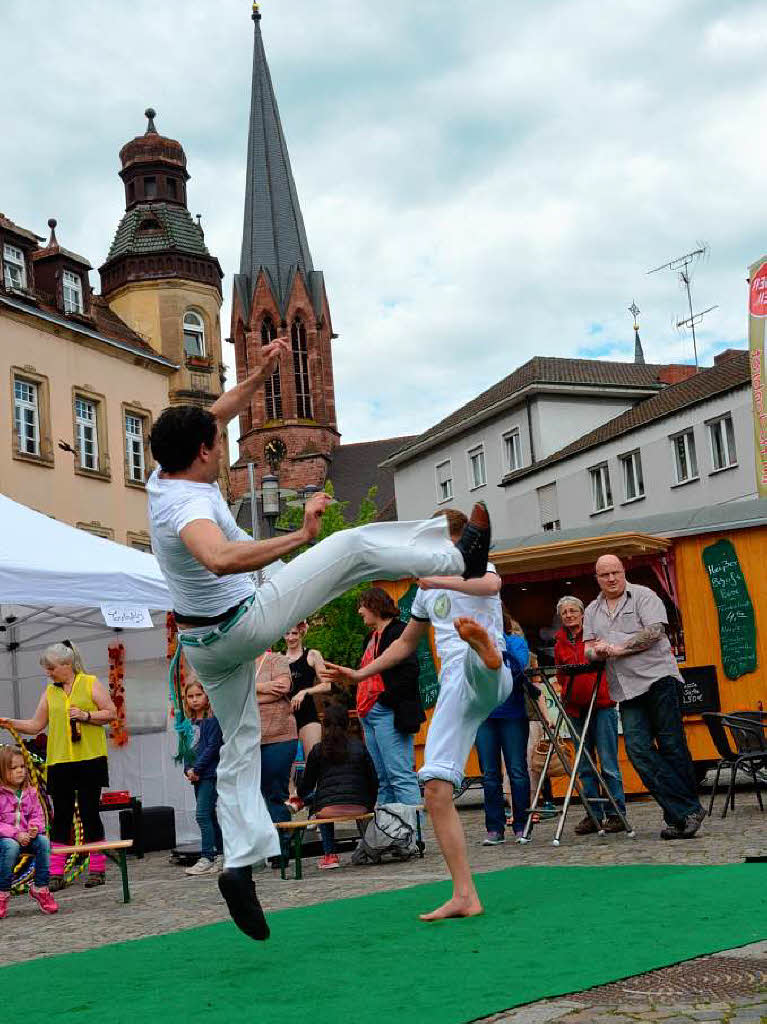 Capoeira scheint die Schwerkraft aufzuheben