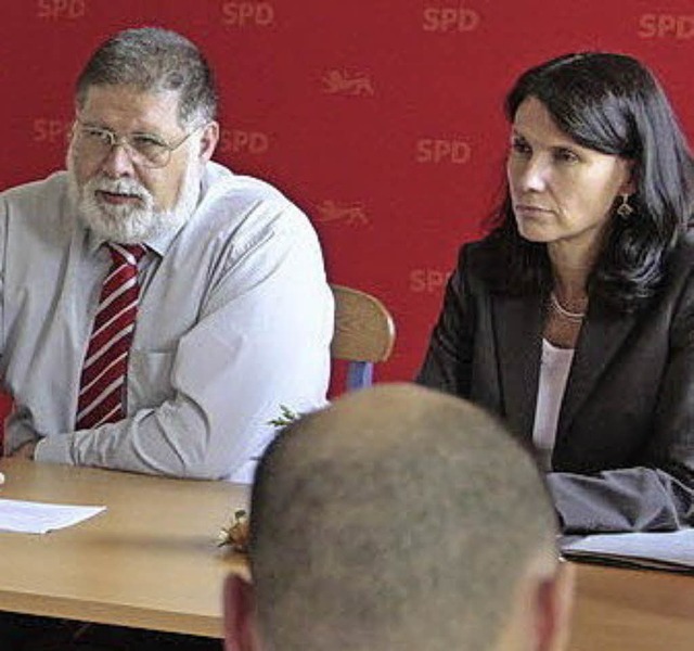 Ulrich Hummel und dStaatssekretrin Ri...Sutter bei der Diskussion in Heimbach.  | Foto: Privat