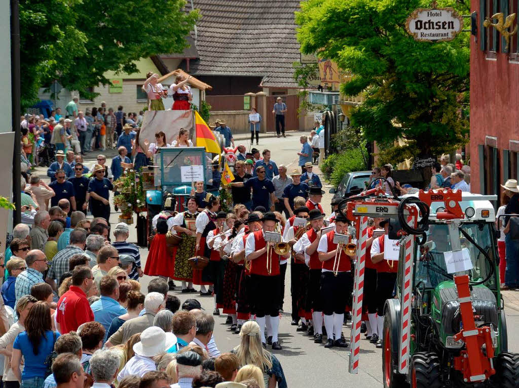 Rund 800 Teilnehmer waren beim groen Jubilumsumzug der WG Wolfenweiler auf den Beinen.