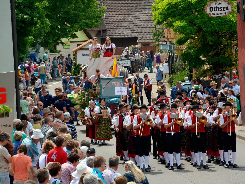 Rund 800 Teilnehmer waren beim groen Jubilumsumzug der WG Wolfenweiler auf den Beinen.