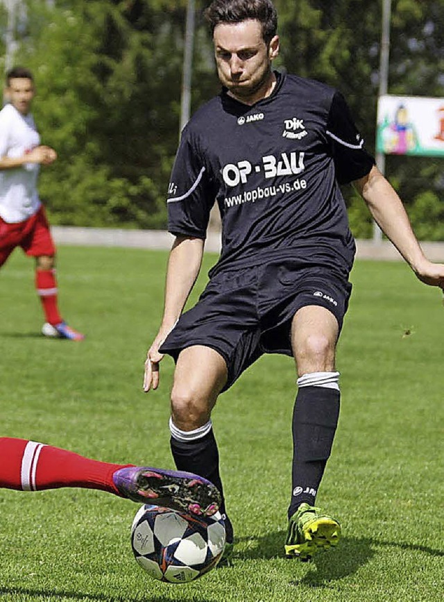 Jonathan Petrasek und seine DJK-Mitspi...u und gewannen das Heimspiel mit  2:0.  | Foto: Reinhardt