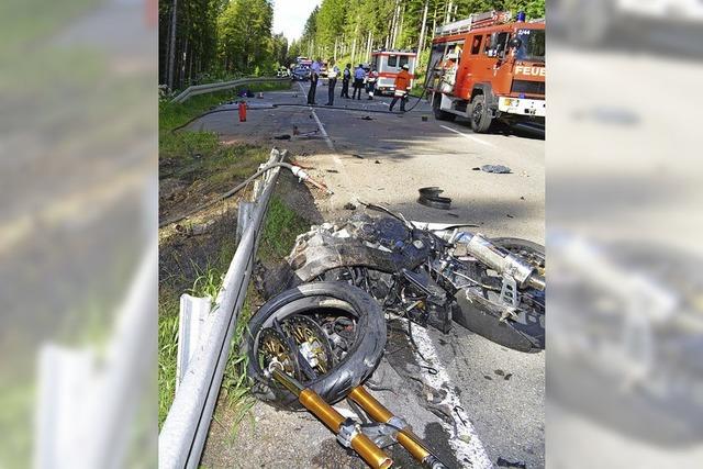 Zwei Motorradfahrer sterben bei Unfall im Hochschwarzwald