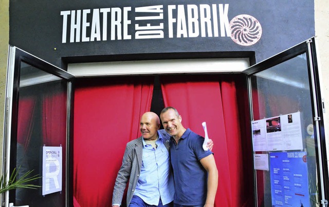Theaterleiter Freddy Allemann und Kult...toph Staehli haben  Grund zur Freude.   | Foto: Mahro