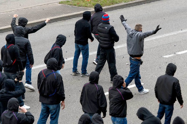 Hooligans des FC Basel am 1. Oktober 2013 in der Nhe des Basler Stadions  | Foto: AFP