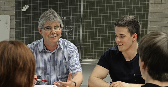 Professor Eckhart Hanser von der Dualen Hochschule Lrrach  gibt Tipps .   | Foto: Martina Proprenter