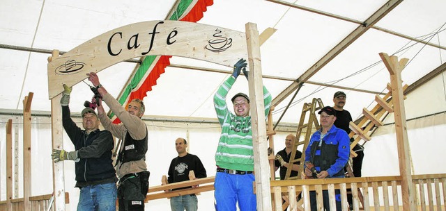 Die Vorbereitungen zum groen Jubilum...lligen Feuerwehr sind im vollen Gange.  | Foto: Molitor