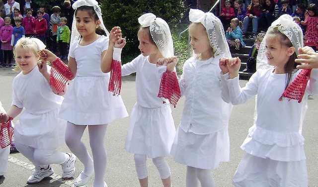 Dieser trkische Tanz erntete ebenso B...im Rahmen des Schulfestes auffhrten.   | Foto: zvg