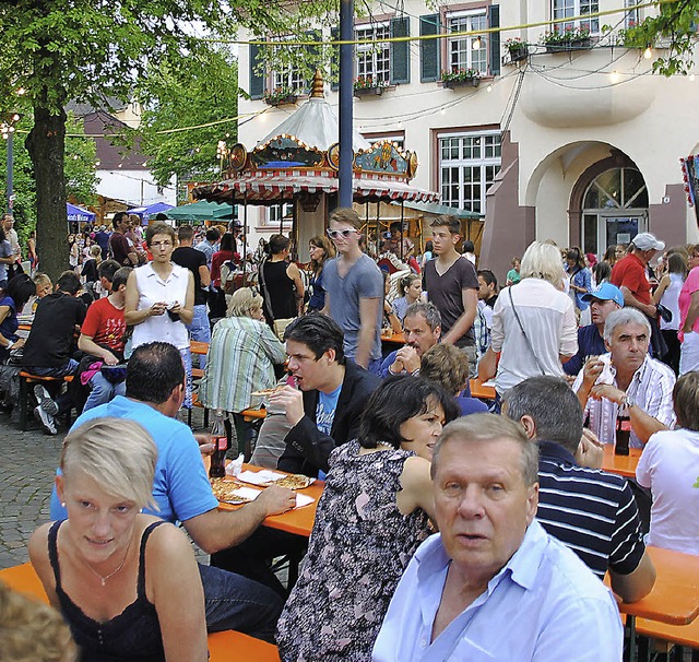 Das Binzener Rathaus als malerische Ku... die Bankreihen stets dicht  besetzt.   | Foto: norbert Sedlak