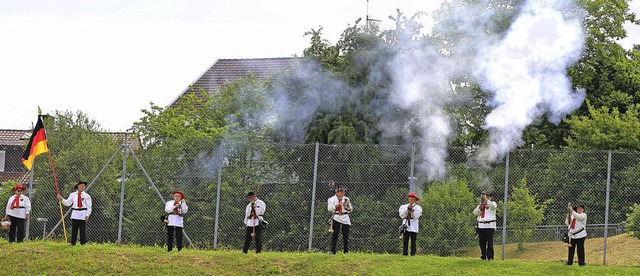 Wenn sich der Rauch der Salven verzoge... kann mit dem Feiern begonnen werden.   | Foto: sandra decoux-kone