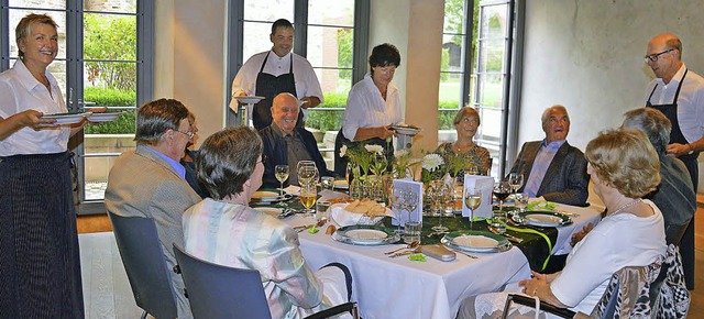Der Vorstand der Brgerstiftung Kirchz...r mit viel Lust ein Dinner fr Acht.    | Foto: Gerhard Lck
