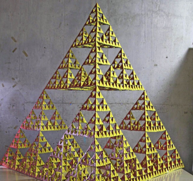 Diese Pyramide besteht aus 1024 gebast...Unterstufe beim Rechnen schnell sein.   | Foto: Lena Holzschuh