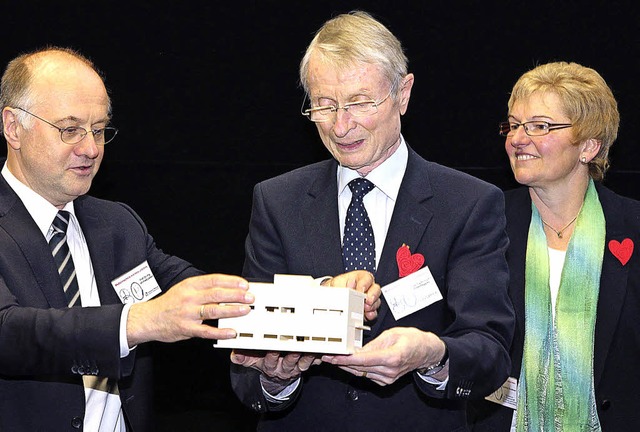 Hochschulrektor Winfried Lieber (links...r Wissenschaft, Forschung und Kunst.   | Foto: Hochschule Offenburg