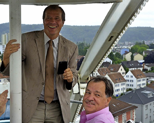 OB Klaus Eberhard und Dieter Maier im Riesenrad ber der Stadt  | Foto: Ralf H. Dorweiler