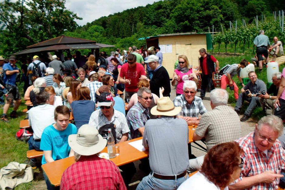 Gut besucht waren die Stationen der Rebhisli-Tour in Glottertal am Vatertag. <?ZP?> (Foto: Christian Ringwald) Gut besucht waren die Stationen der Rebhisli-Tour in Glottertal am Vatertag. <?ZP?> (Foto: Christian Ringwald)